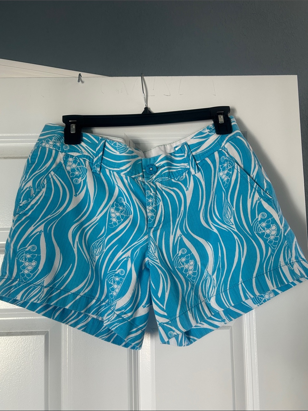 Lilly Pulitzer Women’s Turquoise Wave Print Shorts